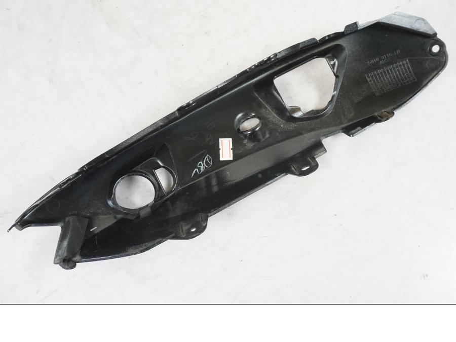 Vänster sida på Bakvinge från en Kawasaki ER-6N -2016 motorcykel.