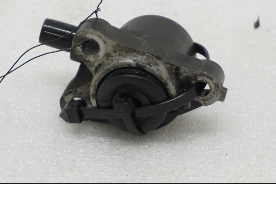 Baksidan på Kopplingslavcylinder från en Ducati Monster 900 -1998 motorcykel.