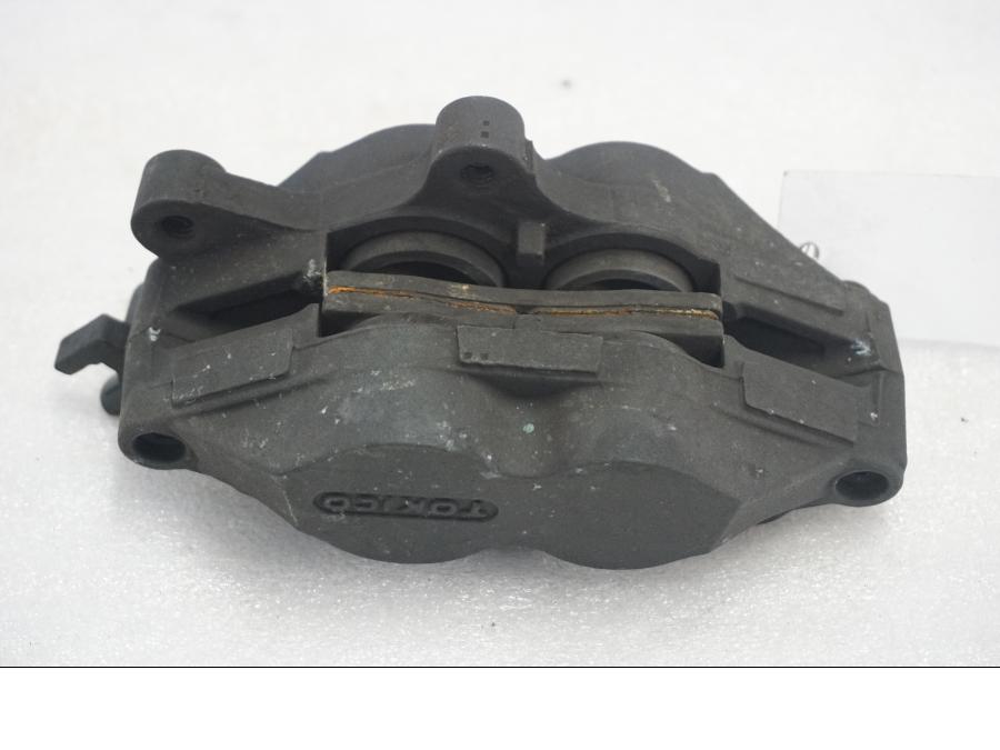 Snett uppifrån på Bromsok från en BMW K 1300 R -2011 motorcykel.