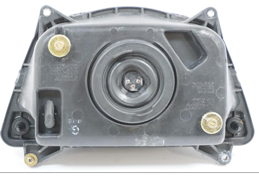 Snett nerifrån på Strålkastare från en Honda VTR 1000 F -1999 motorcykel.