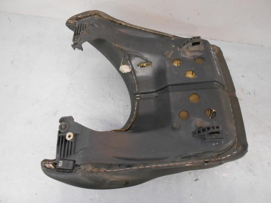 Snett uppifrån på Sadel från en BMW K 1200 LT -2007 motorcykel.