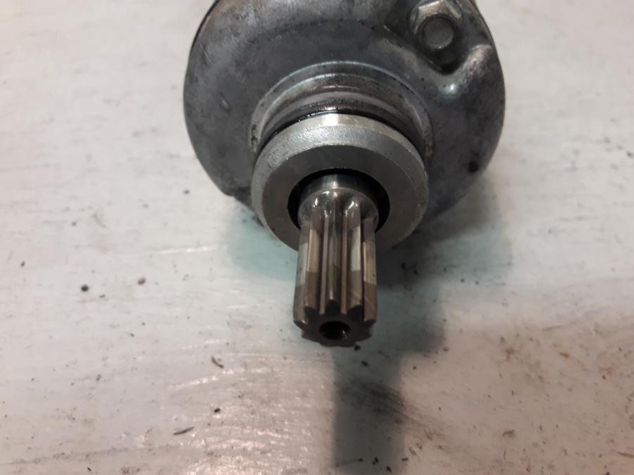 Baksidan på Startmotor från en Honda CBR 600 -1999 motorcykel.