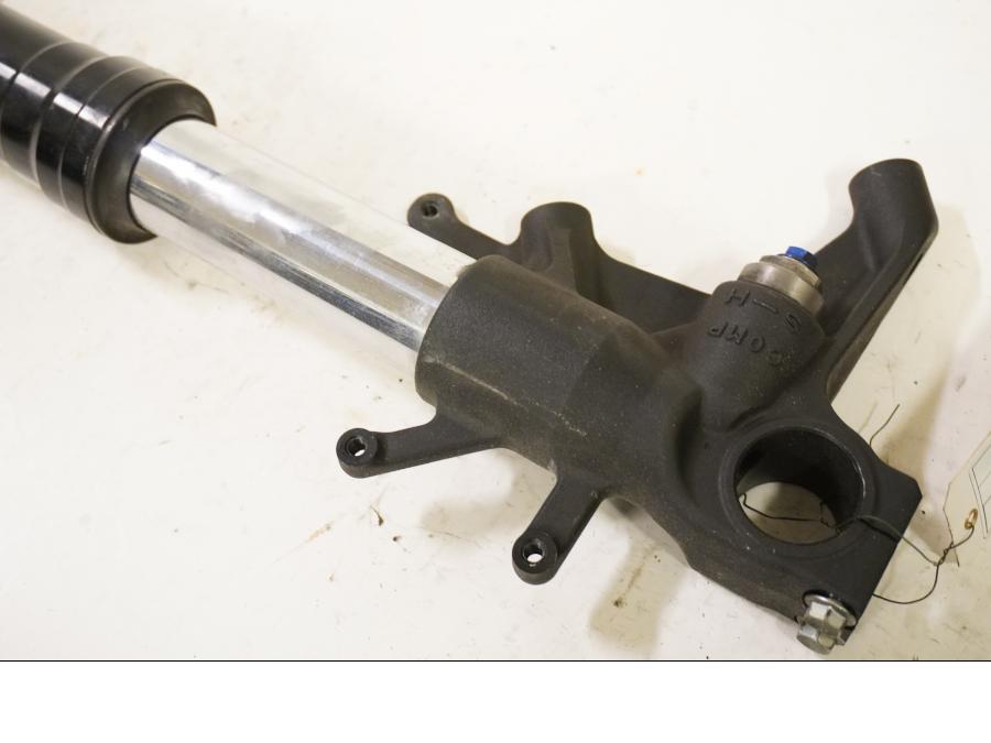 Baksidan på Gaffelben från en Suzuki GSX-R 750 -2009 motorcykel.