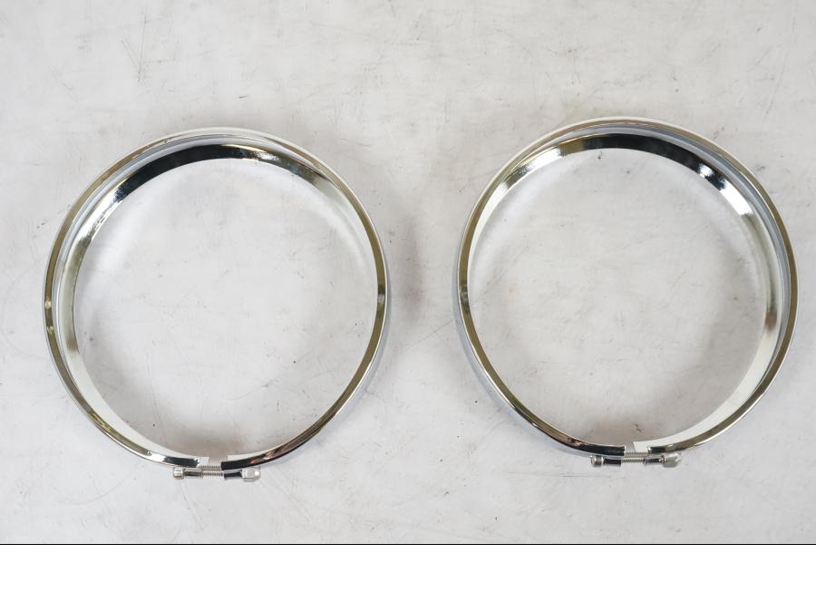 Vänster sida på Strålkastarsarg från en H-D övrigt -2001 motorcykel.