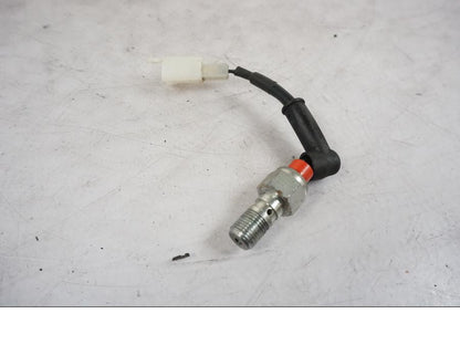 Framsidan på Bromsljuskontakt från en KTM 790 Duke -2018 motorcykel.