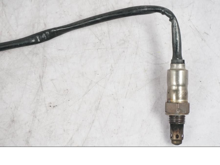 Baksidan på Lambdasond från en Ducati Multistrada V4 -2024 motorcykel.