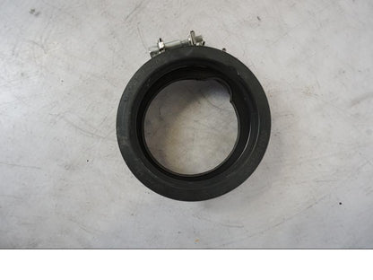 Vänster sida på Insug från en KTM 1290 Super Duke R -2021 motorcykel.