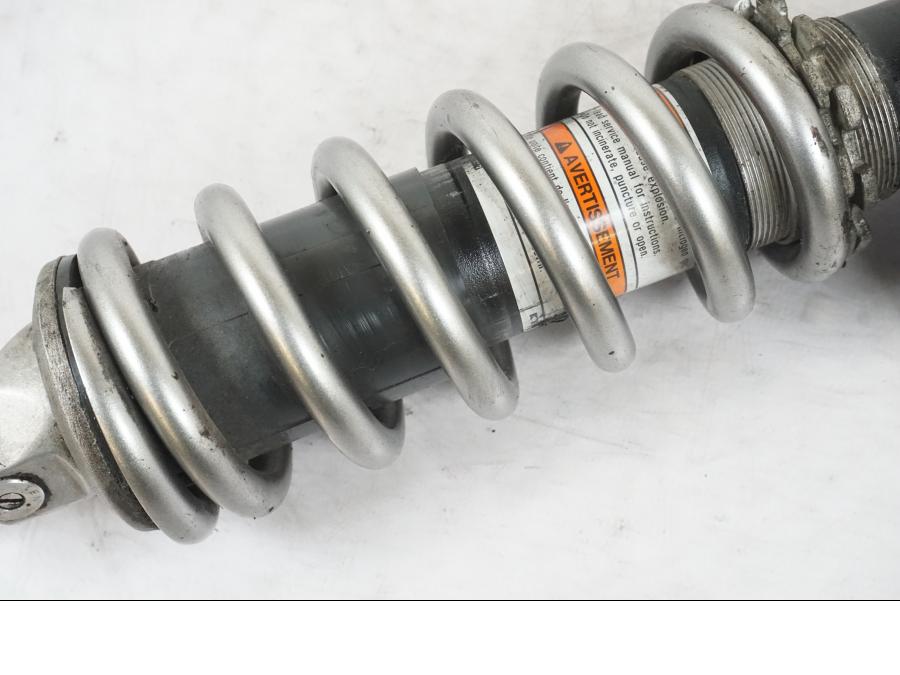 Höger sida på Stötdämpare från en Kawasaki ZZ-R 1400 -2009 motorcykel.