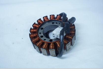 Baksidan på Generator från en Kawasaki Ninja 650 -2018 motorcykel.