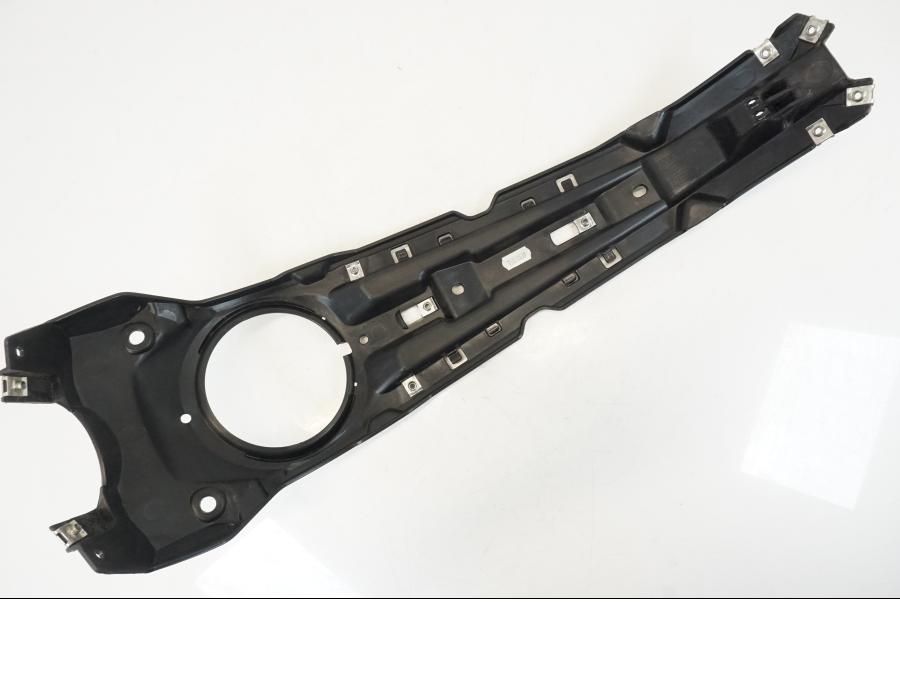 Snett nerifrån på Bensintankskåpa från en Yamaha XSR 700 -2016 motorcykel.