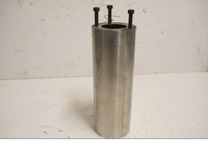 Baksidan på Gaffeldekorrör från en Yamaha XVS 650 -1999 motorcykel.