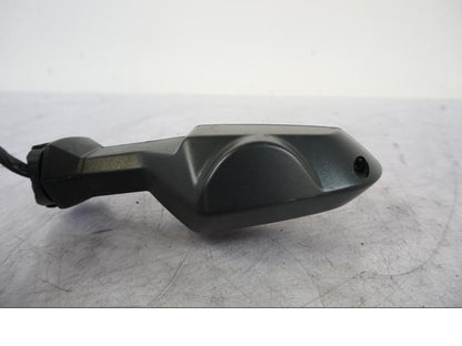 Vänster sida på Blinkers från en Kawasaki Z 800 -2014 motorcykel.