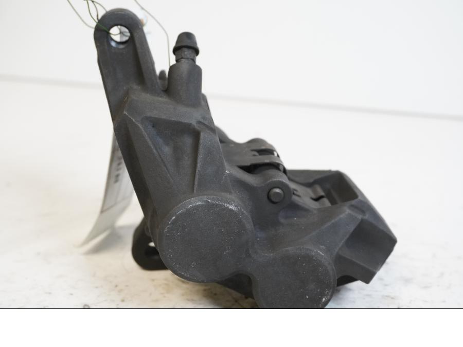 Baksidan på Bromsok från en Yamaha YZF R6 -2001 motorcykel.