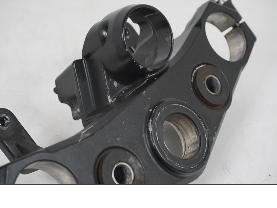 Höger sida på Gaffelkrona från en Kawasaki Z 750 -2006 motorcykel.