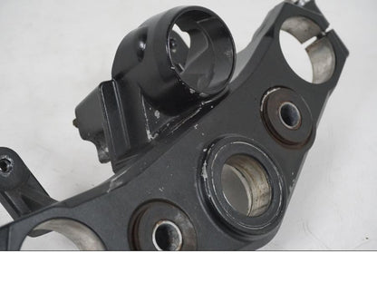 Höger sida på Gaffelkrona från en Kawasaki Z 750 -2006 motorcykel.