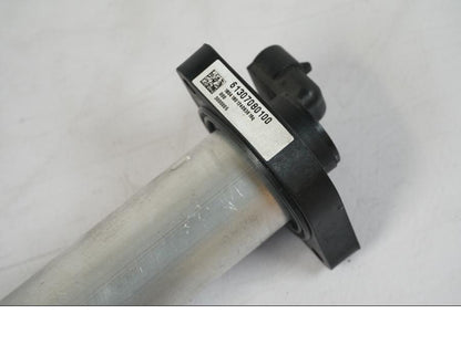 Snett uppifrån på Bensintankgivare från en KTM 1290 Super Duke R -2018 motorcykel.