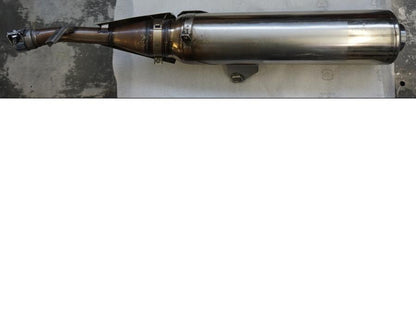 Vänster sida på Ljuddämpare från en Yamaha TDM 900 -2009 motorcykel.