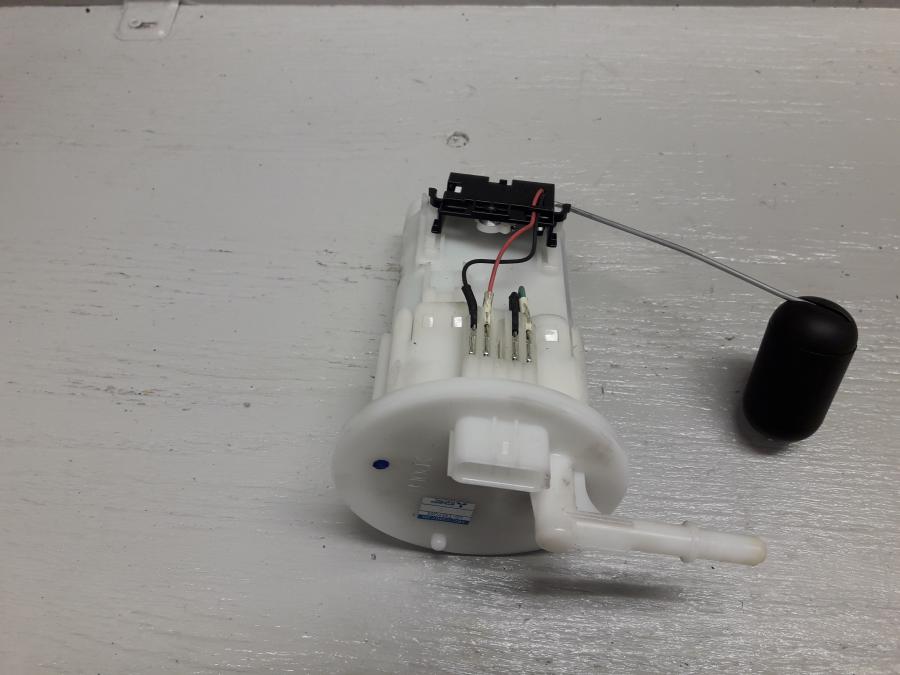 Framsidan på Bensinpump insprut från en Yamaha XSR 900 -2016 motorcykel.