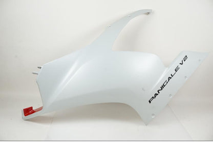 Framsidan på Sidkåpa från en Ducati Panigale V2 -2023 motorcykel.