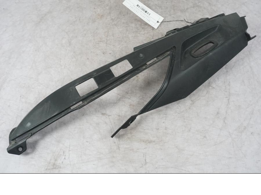 Höger sida på Bakvinge från en BMW K 1600 GTL -2015 motorcykel.