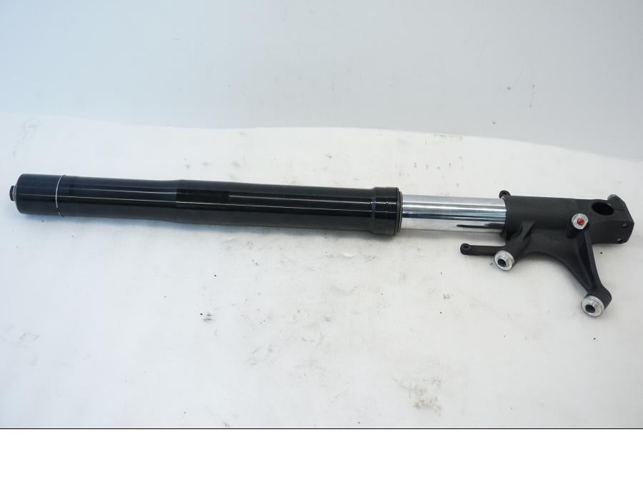 Framsidan på Gaffelben från en Honda CBR 1000 RR -2010 motorcykel.