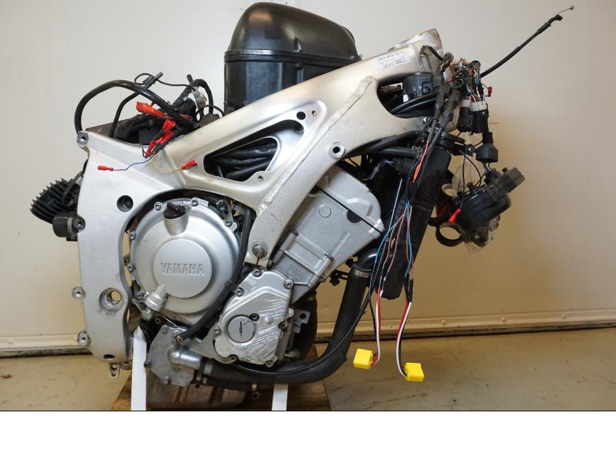 Extrabild2 på Motorpaket från en Yamaha YZF R6 -1999 motorcykel.