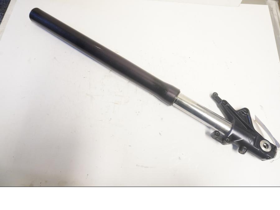 Framsidan på Gaffelben från en KTM 640 Duke -2001 motorcykel.