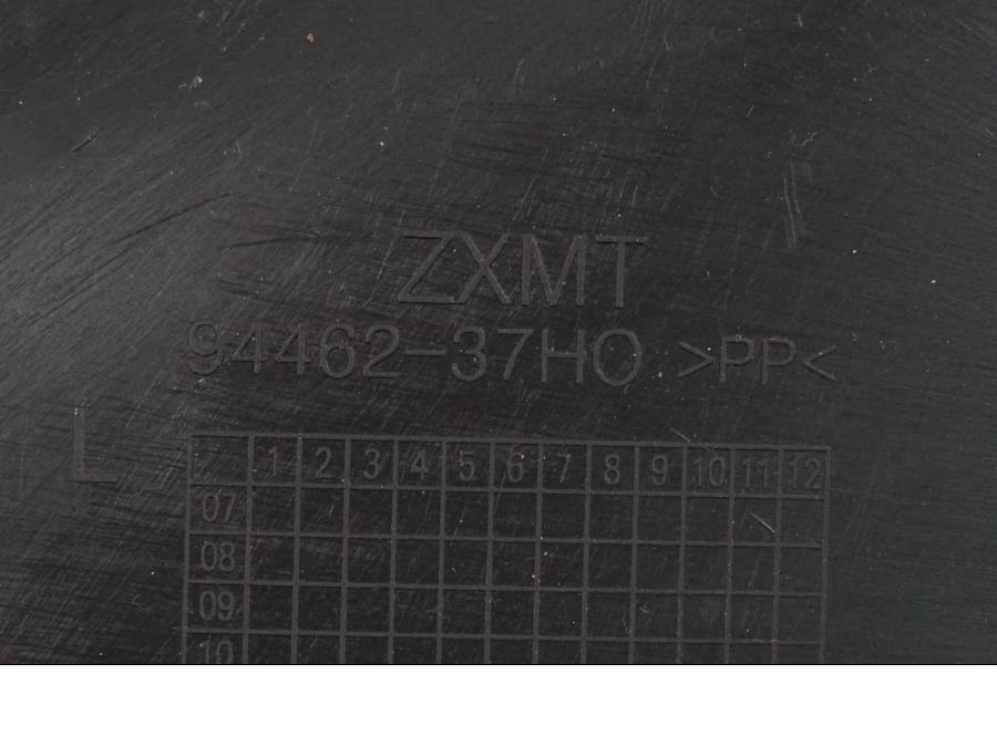 Snett nerifrån på Sidkåpa från en Suzuki GSX-R 750 -2009 motorcykel.