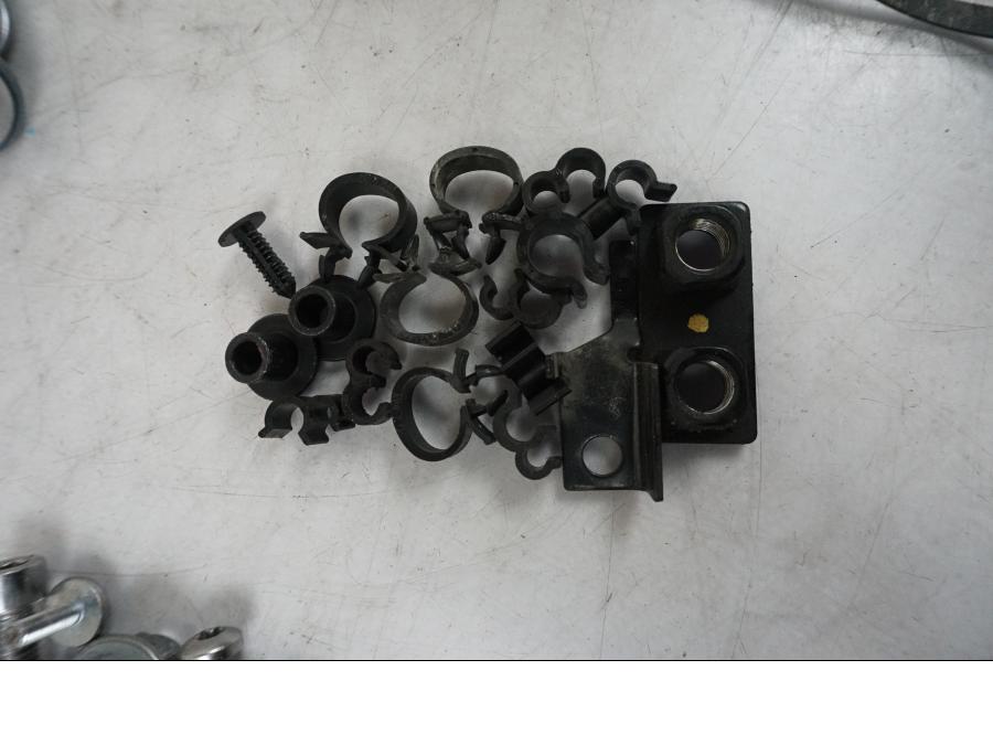 Höger sida på Skruv / Mutter etc från en Triumph Bonneville T120 -2021 motorcykel.