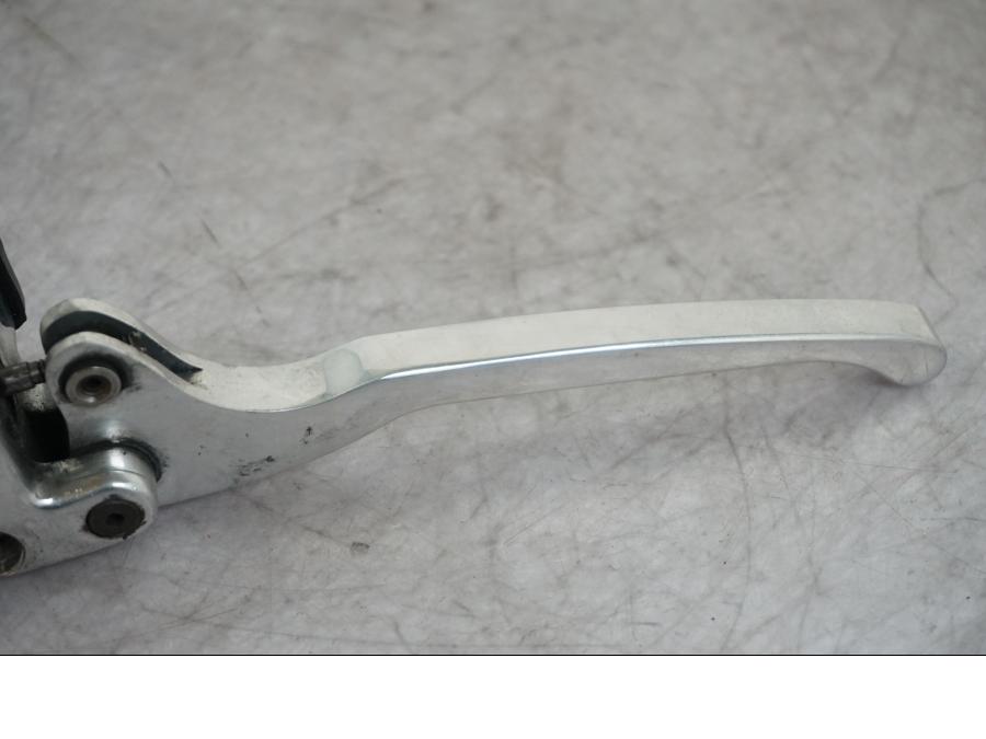 Snett nerifrån på Bromshuvudcylinder från en Kawasaki VN 1500 -1996 motorcykel.