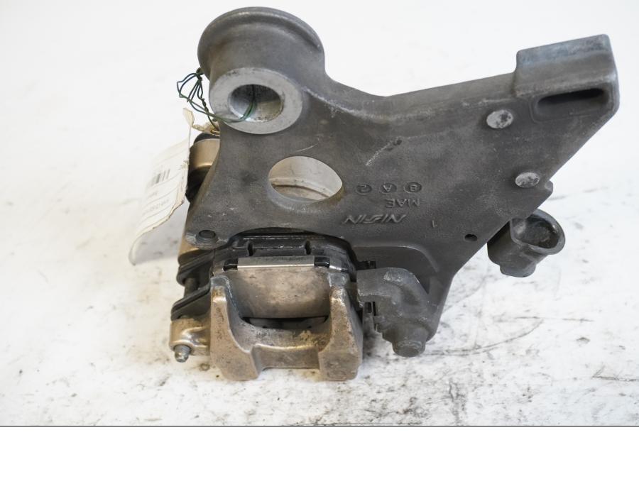 Baksidan på Bromsok från en Honda CB 600 Hornet -1998 motorcykel.