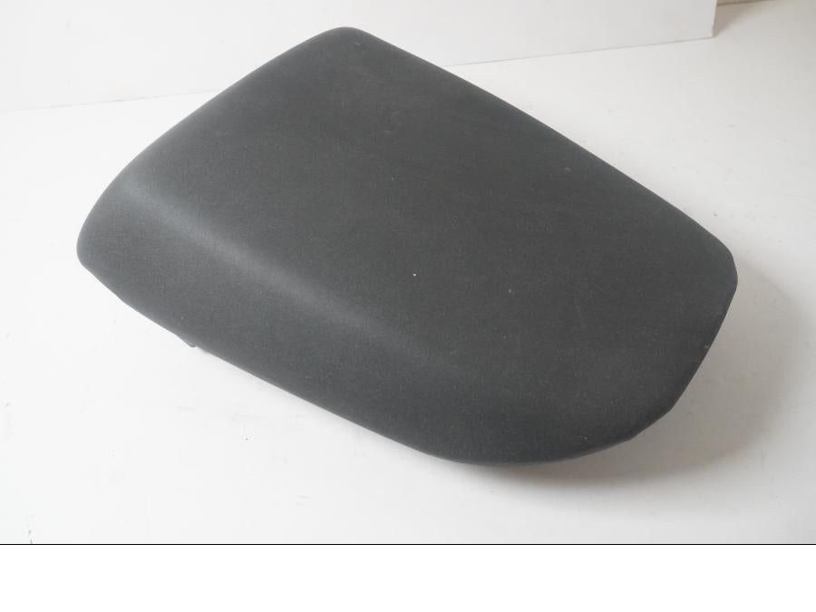 Baksidan på Sadel från en Kawasaki ZX-9R -1994 motorcykel.