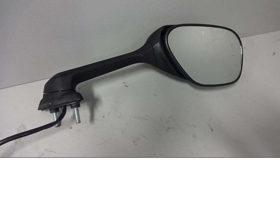 Framsidan på Backspegel från en Suzuki GSX-R 750 -2015 motorcykel.