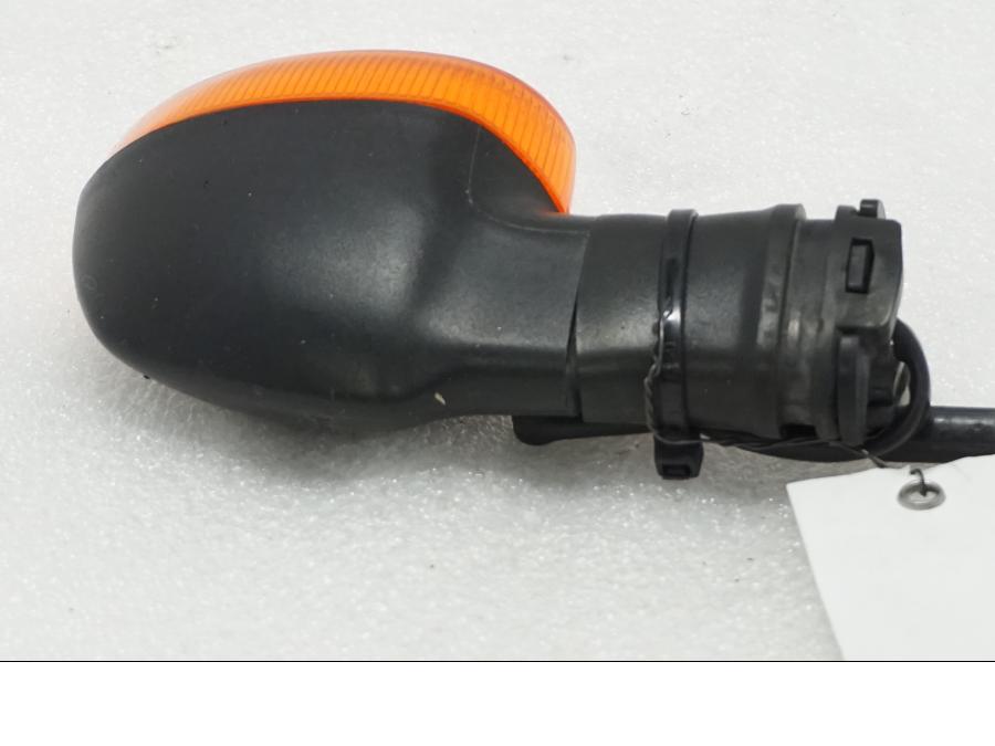 Baksidan på Blinkers från en Yamaha TDM 900 -2002 motorcykel.