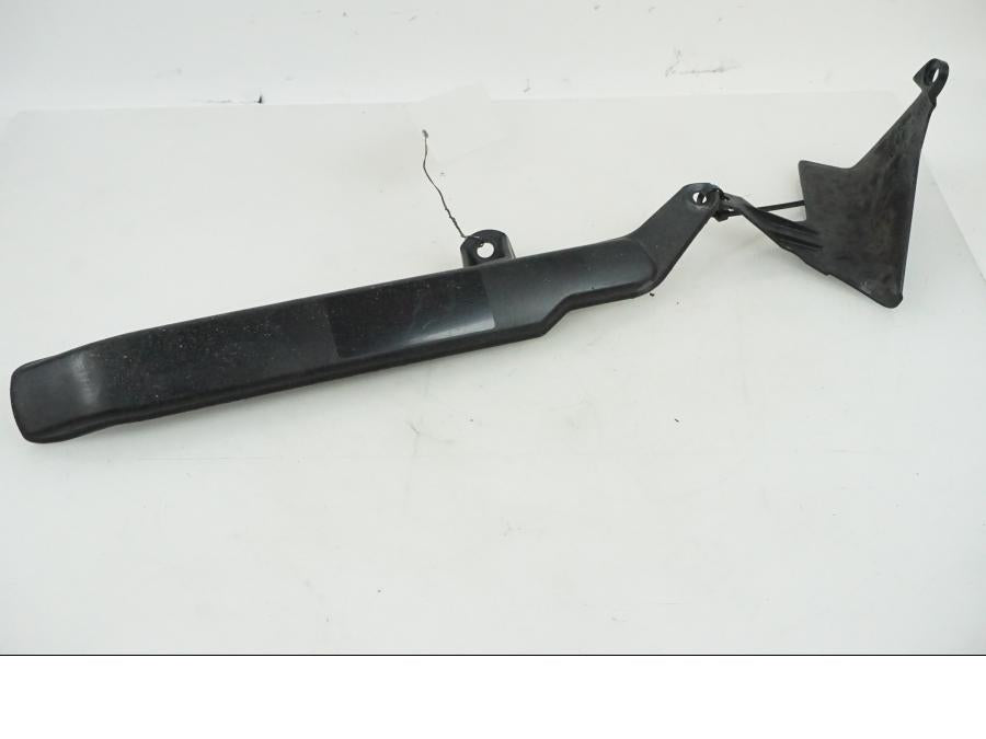 Höger sida på Kedjeskydd från en Honda CBR 1000 -2005 motorcykel.