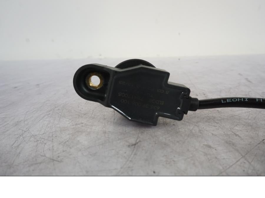 Baksidan på Tändspole från en KTM 1290 Super Duke R -2023 motorcykel.