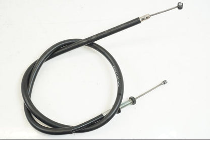 Snett uppifrån på Kopplingsvajer från en Honda CB 650 F Hornet -2017 motorcykel.