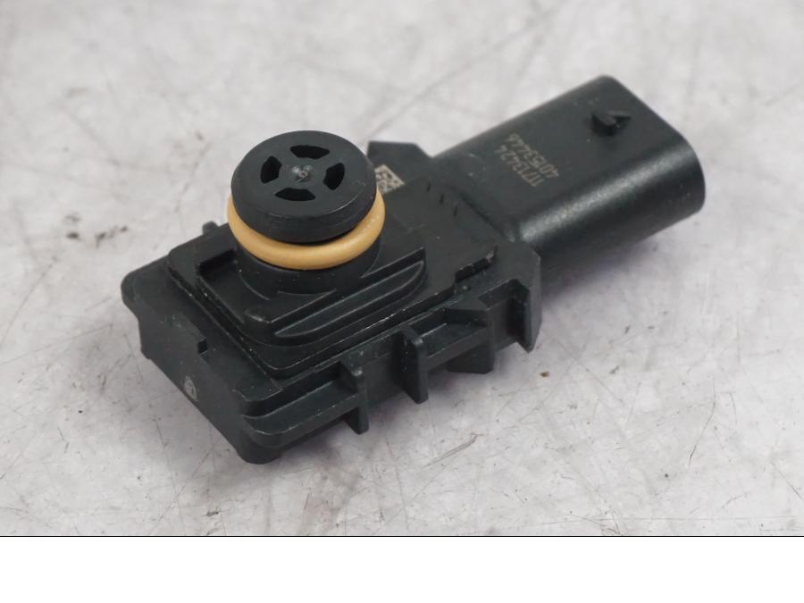 Baksidan på Mapsensor från en Ducati Multistrada V4 -2024 motorcykel.