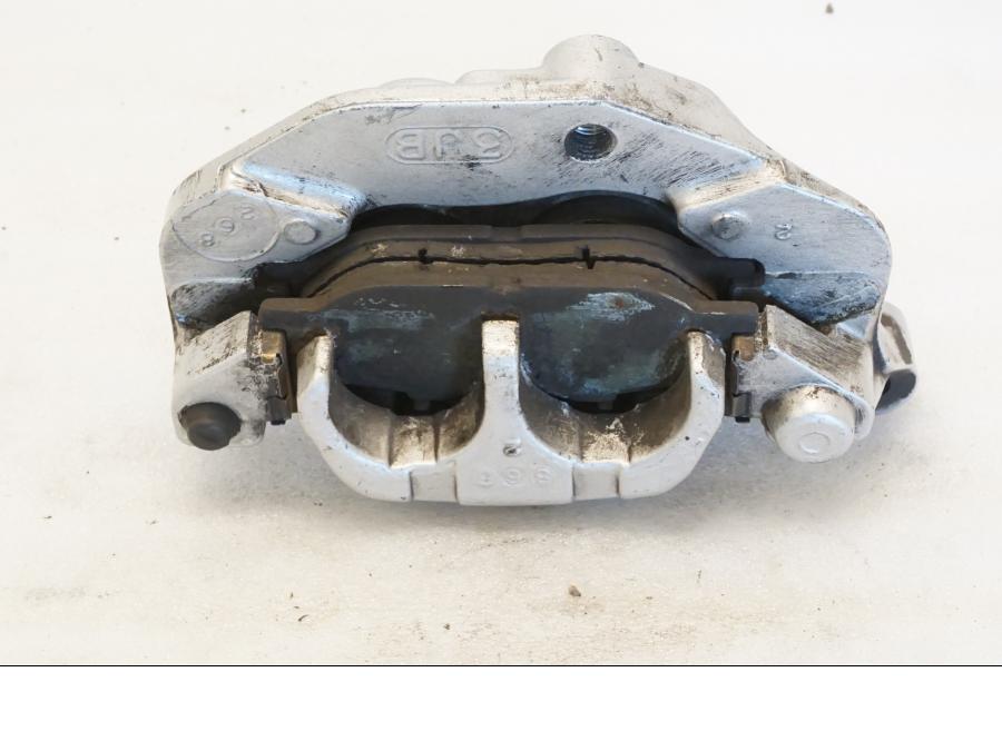 Baksidan på Bromsok från en Yamaha XV 535 -1999 motorcykel.