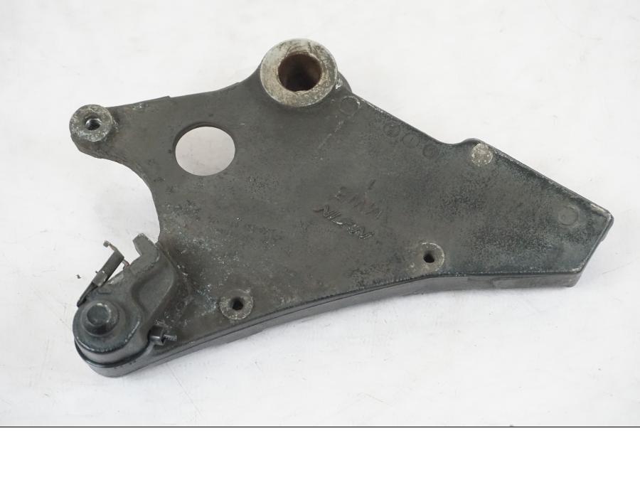 Vänster sida på Bromsoksfäste från en Honda CB 750 -1996 motorcykel.