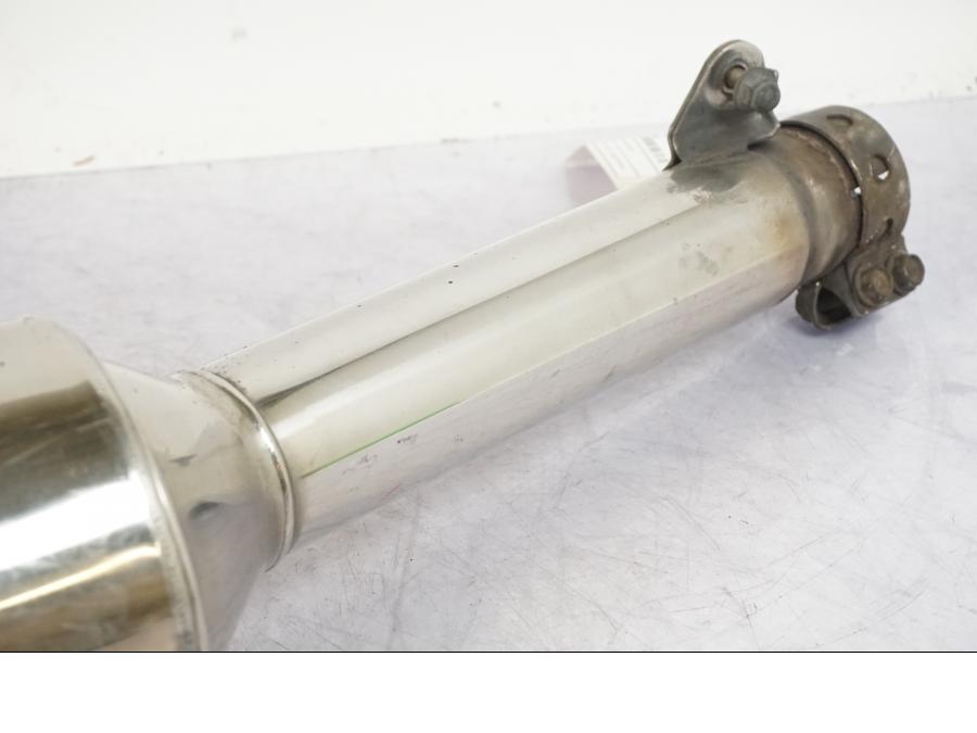 Vänster sida på Ljuddämpare från en Honda CBR 1100 XX -1998 motorcykel.