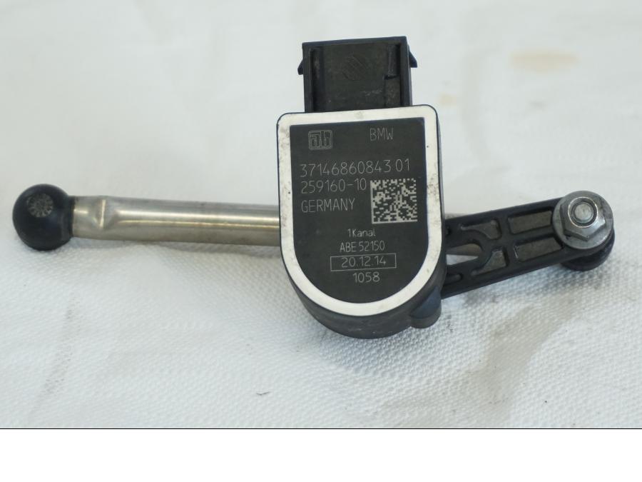 Framsidan på Nivåsensor från en BMW K 1600 -2015 motorcykel.