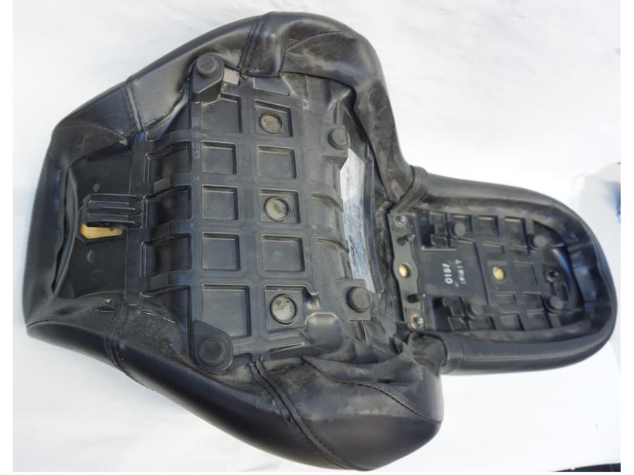 Snett uppifrån på Sadel från en Kawasaki VN 900 -2006 motorcykel.