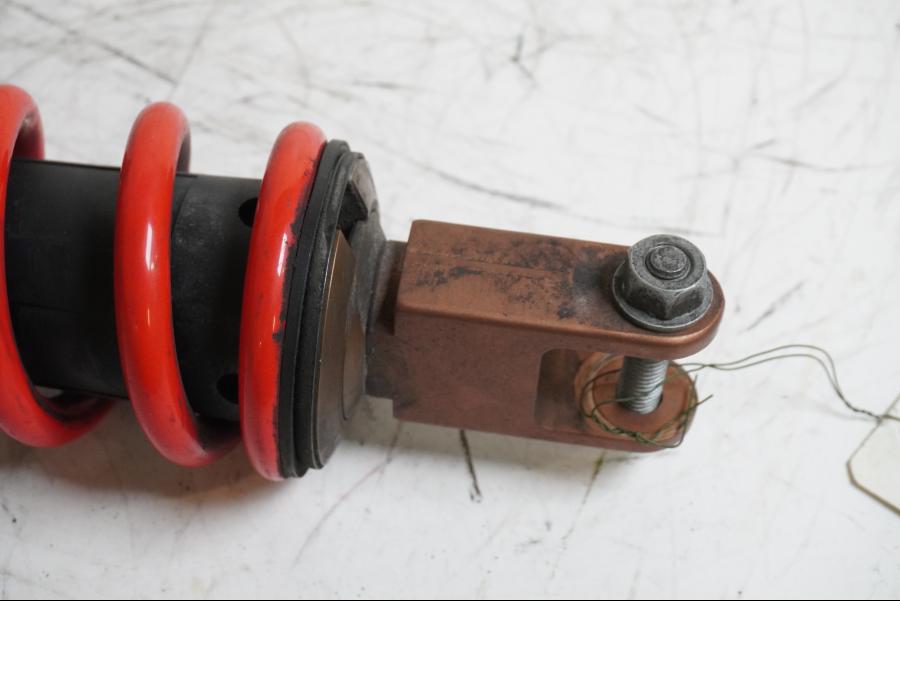 Vänster sida på Stötdämpare från en BMW S 1000 RR -2011 motorcykel.