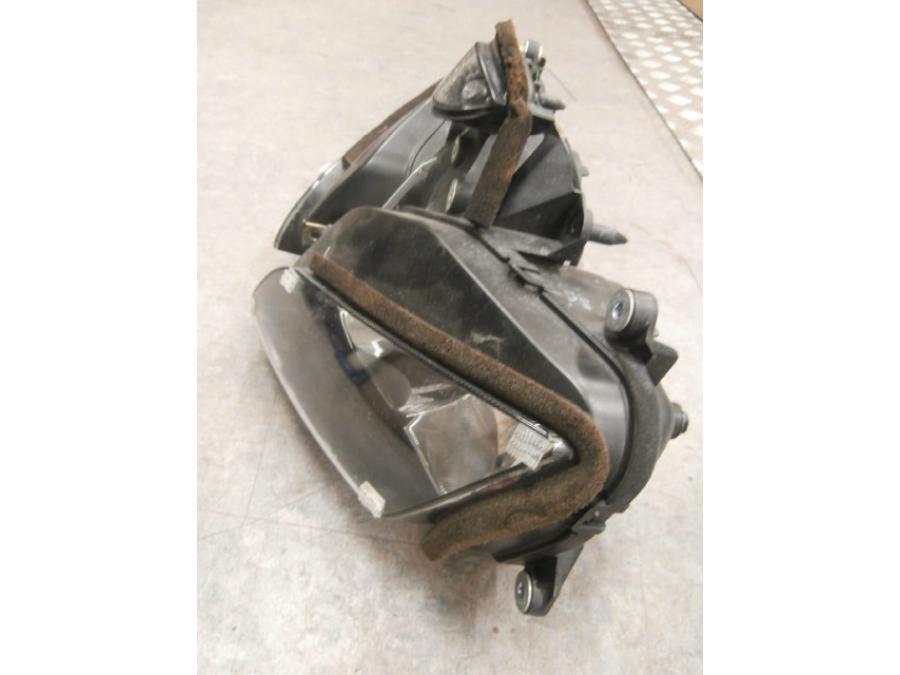 Vänster sida på Strålkastare från en Honda CBR 600 RR -2003 motorcykel.