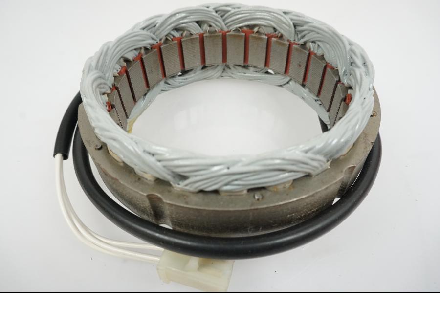 Baksidan på Generator från en Yamaha XJ 900 -1998 motorcykel.