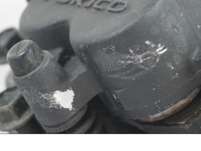 Snett nerifrån på Bromsok från en Suzuki SV 650 -1999 motorcykel.