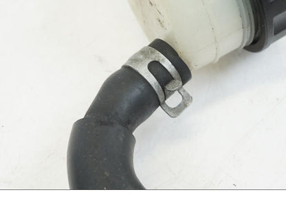 Extrabild2 på Bromshuvudcylinder från en Kawasaki ZX-12R -2000 motorcykel.