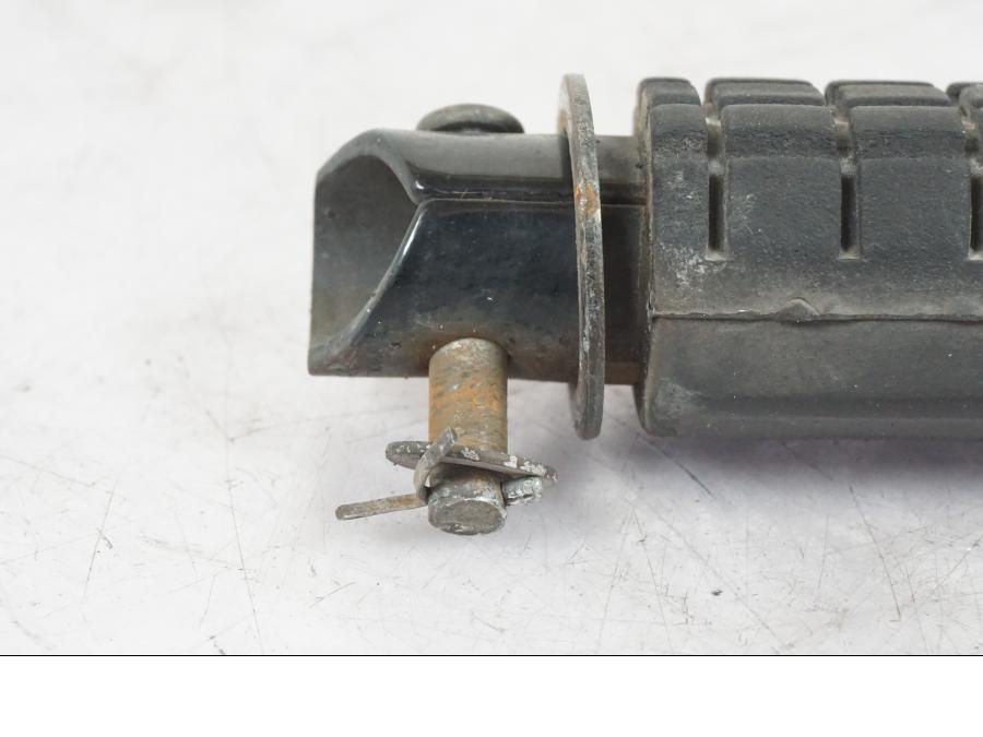 Baksidan på Fotpinne från en Honda CBR 1000 F -1999 motorcykel.