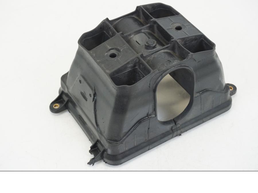 Framsidan på Luftintag från en Ducati Streetfighter V4 -2020 motorcykel.